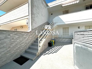 Appartamento in Vendita a Melendugno, zona San Foca, 130'000€, 64 m², arredato