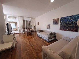 Quadrilocale in Affitto a Carrara, 1'000€, 110 m², arredato