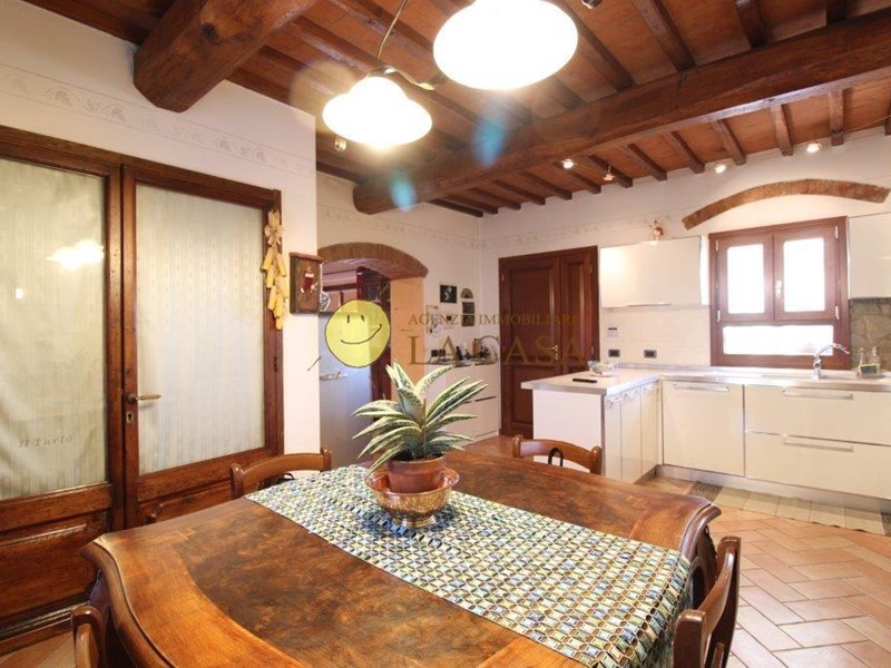 Casa Indipendente in Vendita a Castelfranco Piandiscò, 232'000€, 95 m², arredato, con Box