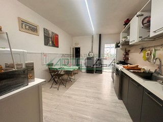 Quadrilocale in Vendita a Cascina, 140'000€, 90 m², arredato