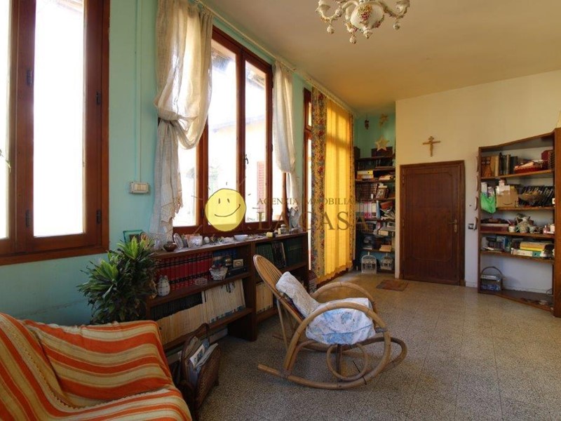 Appartamento in Vendita a Castelfranco Piandiscò, 240'000€, 220 m²