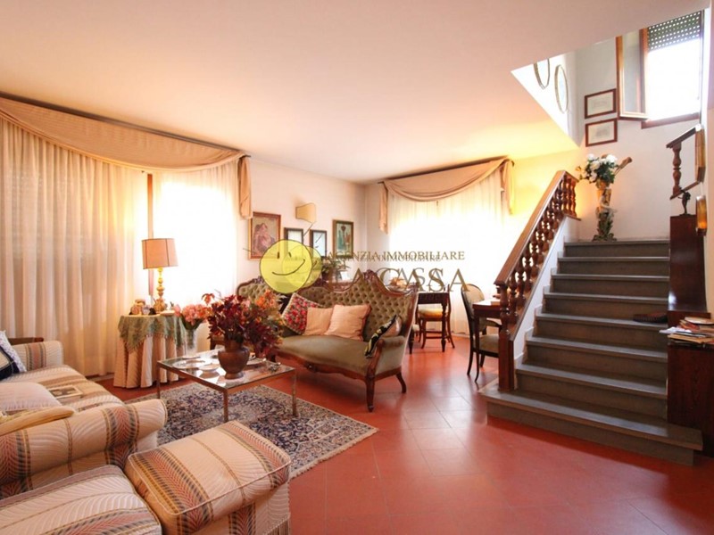 Villa bifamiliare in Vendita a Figline e Incisa Valdarno, zona Stecco, 435'000€, 270 m², con Box