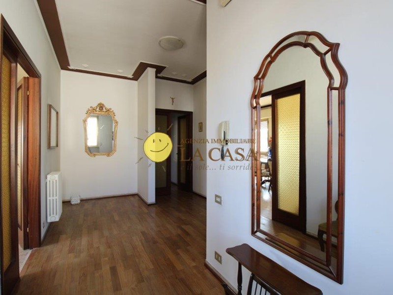 Appartamento in Vendita a Figline e Incisa Valdarno, zona Incisa, 240'000€, 130 m²