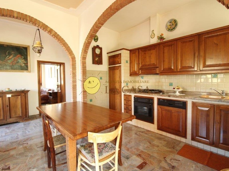 Villa in Vendita a Barberino Tavarnelle, 750'000€, 370 m², con Box