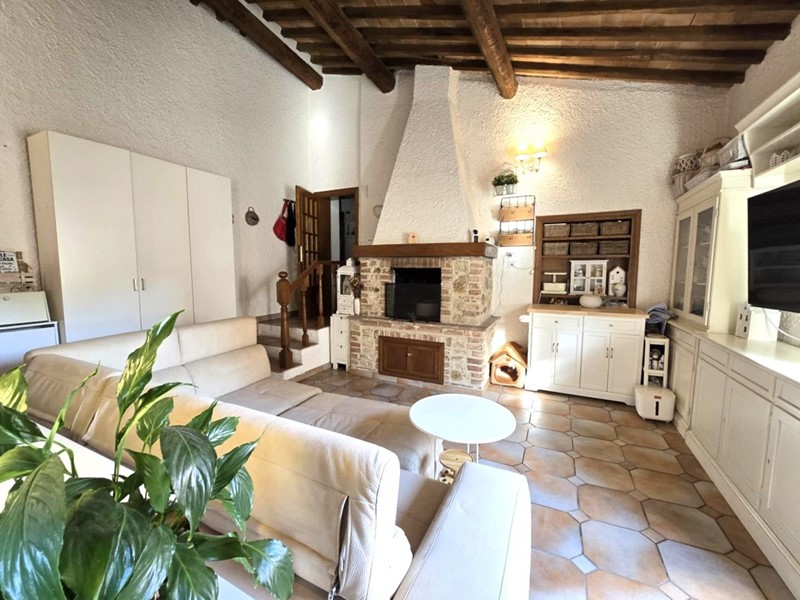 Appartamento in Vendita a Colle di Val D'Elsa, 157'000€, 110 m²