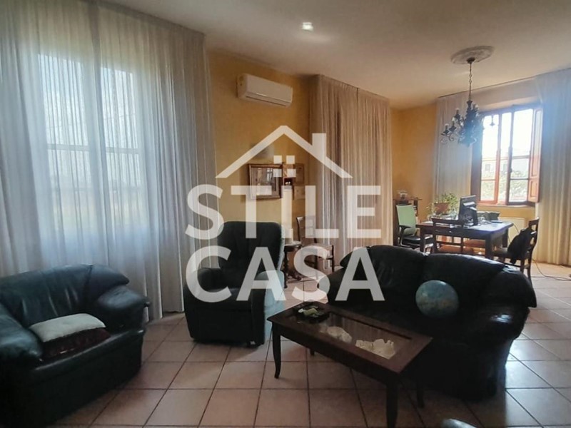 Casa Indipendente in Vendita a Castelfranco di Sotto, zona Orentano, 385'000€, 250 m²