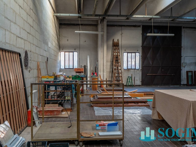 Laboratorio in Vendita a Albese con Cassano, 88'000€, 186 m²