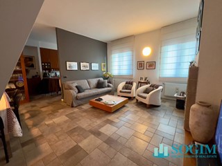 Trilocale in Vendita a Albese con Cassano, 189'000€, 107 m²