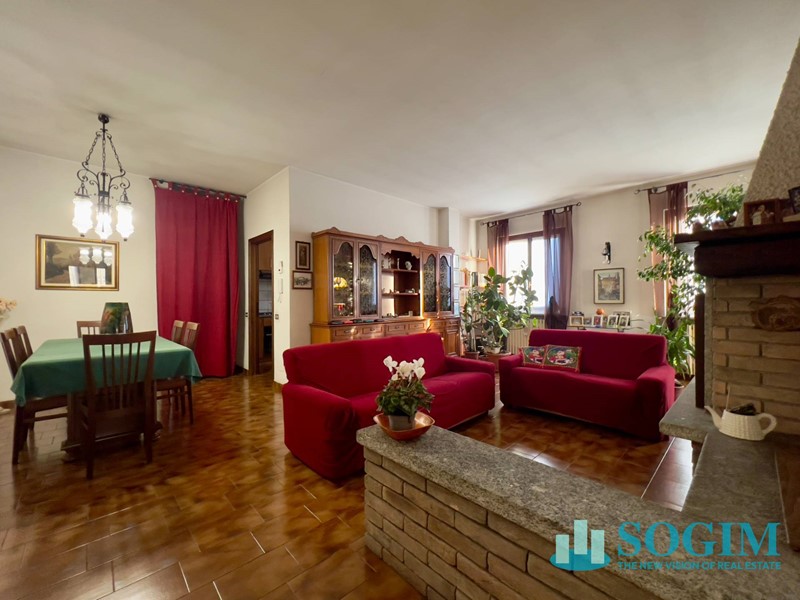 Trilocale in Vendita a Albese con Cassano, 165'000€, 130 m²