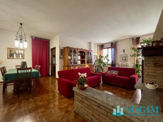 Trilocale in Vendita a Albese con Cassano, 165'000€, 130 m²