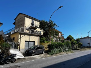 Casa Semi Indipendente in Vendita a Vezzano Ligure, 175'000€, 120 m²