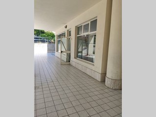 Immobile commerciale in Vendita a Spoltore, 165'000€, 129 m²