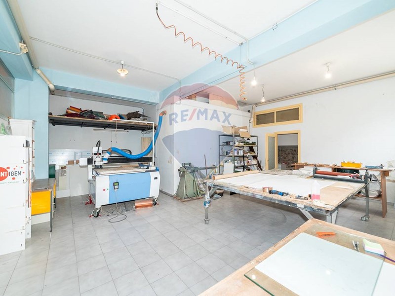 Immobile commerciale in Vendita a Sant'Agata li Battiati, 119'000€, 92 m²
