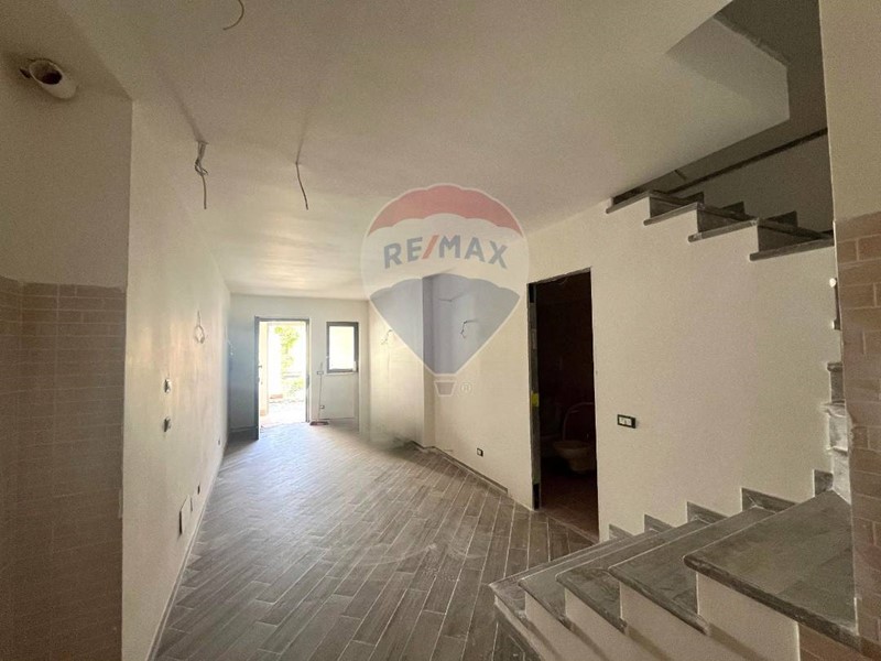 Casa Indipendente in Vendita a Scontrone, 89'000&euro;, 85 m²