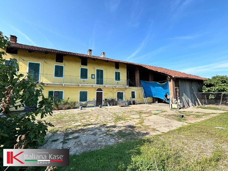 Rustico in Vendita a Brandizzo, 189'000€, 200 m²
