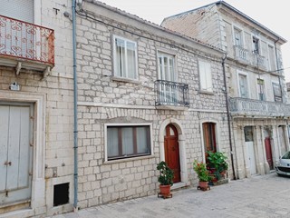 Casa Indipendente in Vendita a Castelbottaccio, 32'000€, 204 m²