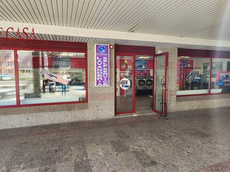 Immobile commerciale in Vendita a Monfalcone, 258 m²