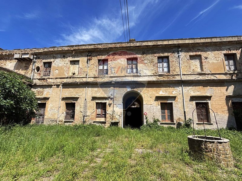 Appartamento in Vendita a Montemaggiore Belsito, 620'000€, 1000 m², con Box
