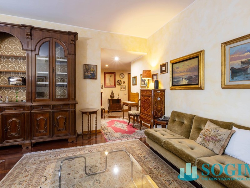 Trilocale in Vendita a Monza, 295'000€, 120 m²