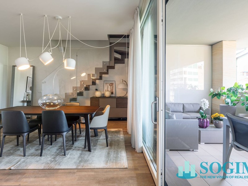 Attico in Vendita a Monza, 730'000€, 206 m²