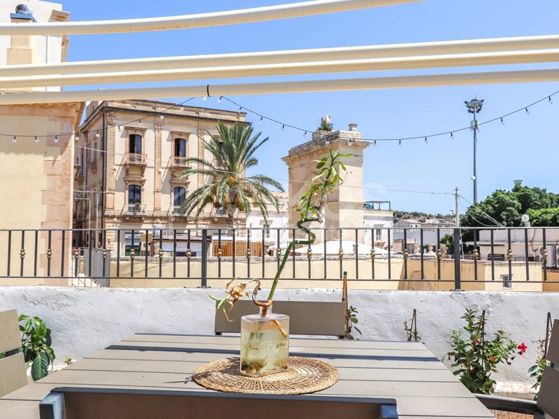 Casa Indipendente in Vendita a Noto, 320'000€, 190 m²
