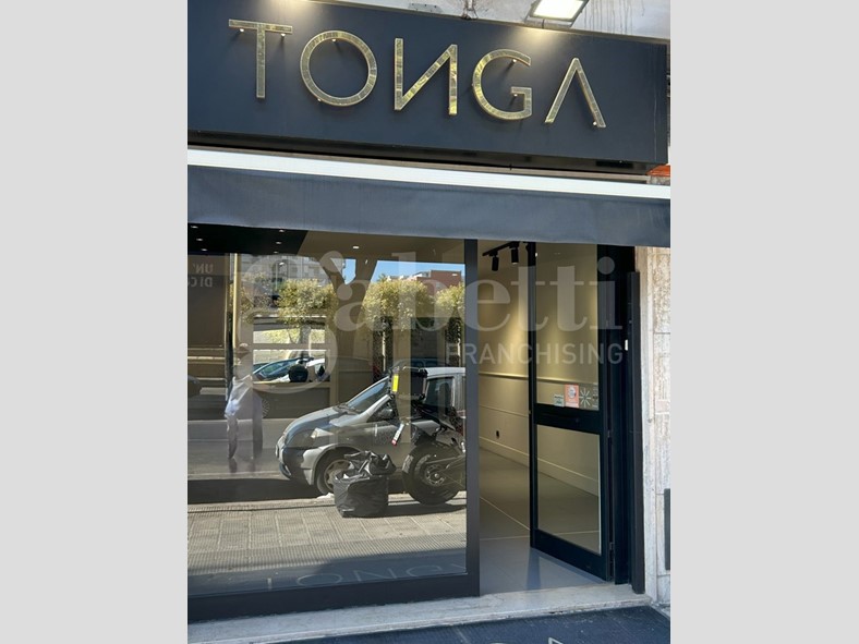 Negozio in Vendita a Bari, 150'000€, 50 m²