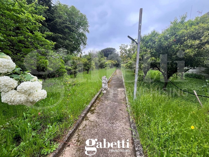 Casa Indipendente in Vendita a Calvi Risorta, 230'000€, 325 m²