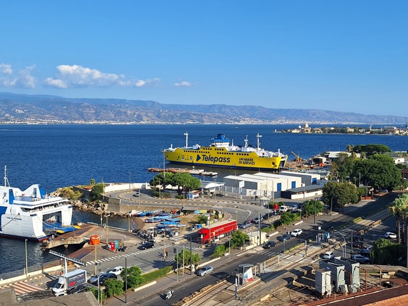 Appartamento in Vendita a Messina, 240'000€, 168 m²