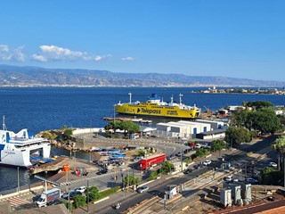 Appartamento in Vendita a Messina, 240'000€, 168 m²