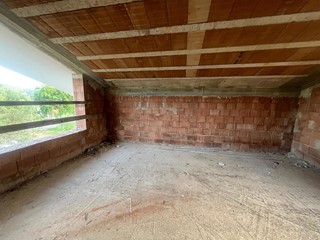 Villa bifamiliare in Vendita a Calvi Risorta, 125'000€, 120 m²