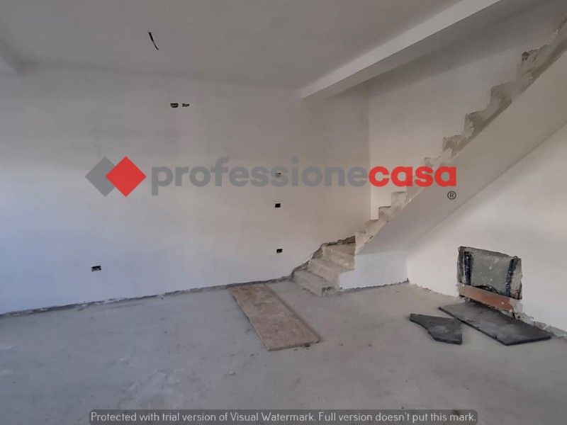 Villa in Vendita a Pomezia, 270'000€, 90 m²