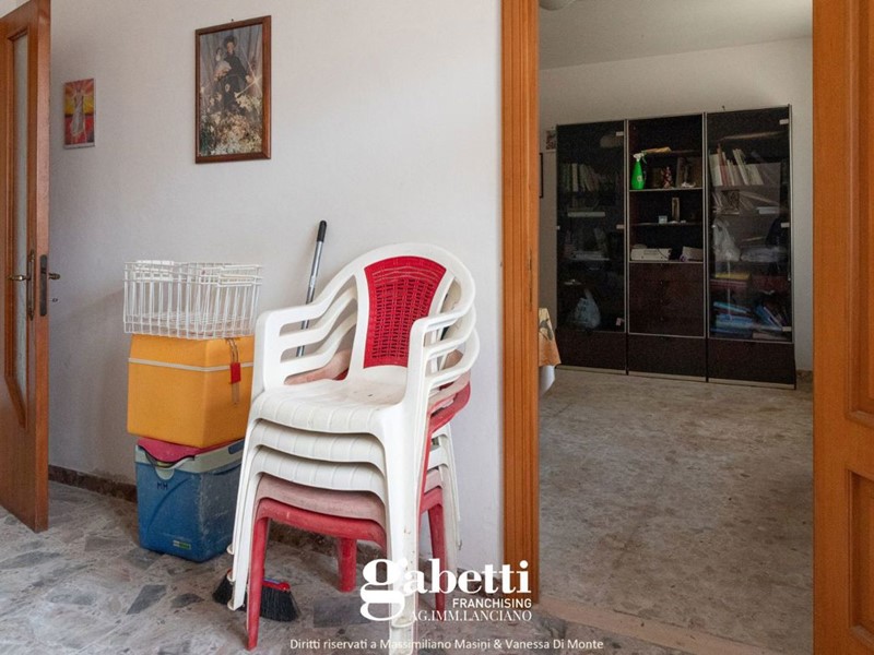 Villa bifamiliare in Vendita a San Vito Chietino, 168'000€, 320 m²