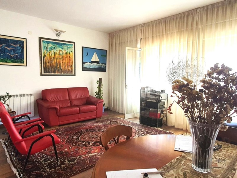 Appartamento in Vendita a Palermo, 295'000€, 200 m²