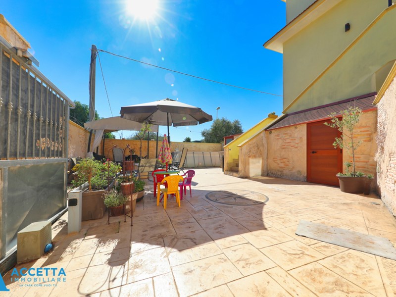 Casa Indipendente in Vendita a Taranto, zona Lama, 168'000€, 96 m²