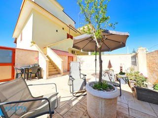 Casa Indipendente in Vendita a Taranto, zona Lama, 168'000€, 96 m²