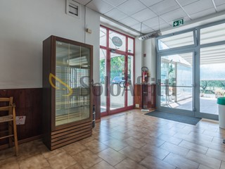 Capannone in Affitto a Pollenza, 1'300€, 330 m²