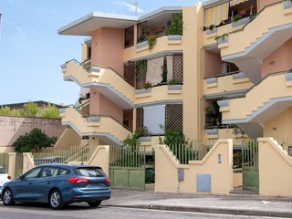 Ufficio in Vendita a Sinnai, 55'000€, 62 m²