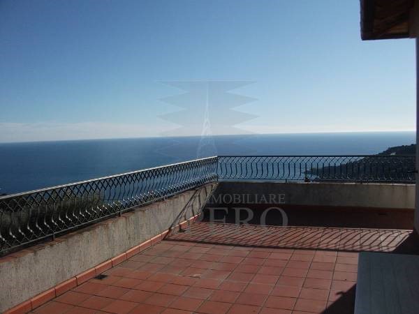 Casa Indipendente in Vendita a Ventimiglia, zona San Lorenzo, 790'000€, 300 m²