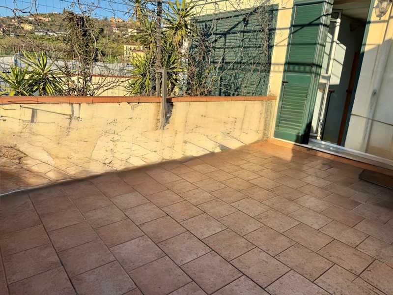 Trilocale in Vendita a La Spezia, zona Pianazza, 145'000€, 65 m², con Box