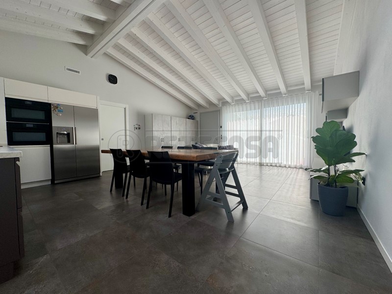 Casa Semi Indipendente in Vendita a Carmignano di Brenta, 290'000€, 125 m²