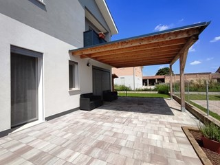 Villa in Vendita a Pontecchio Polesine, zona CENTRO, 267'000€, 154 m², con Box