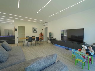 Casa Indipendente in Vendita a Cesena, 550'000€, 153 m²