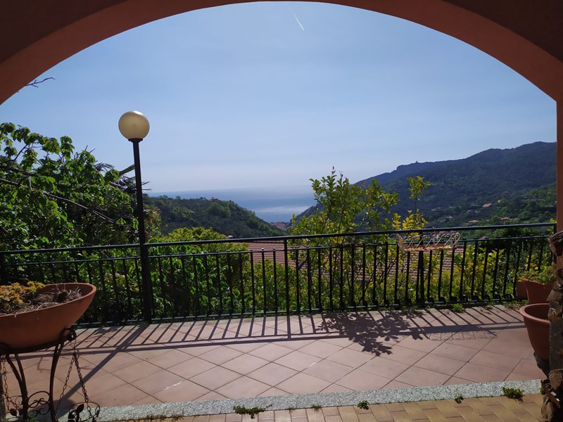 Villa in Vendita a Noli, 550'000€, 184 m², con Box