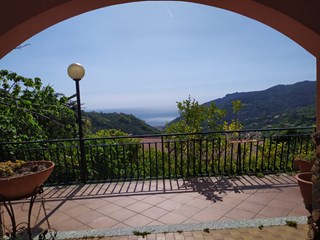 Villa in Vendita a Noli, 550'000€, 184 m², con Box