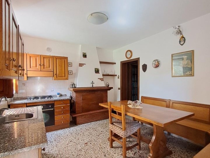 Villa in Vendita a Massarosa, 139'000€, 100 m²
