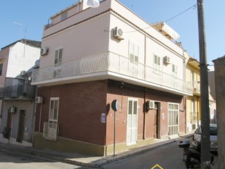 Casa Indipendente in Vendita a Pachino, 110'000€, 210 m²