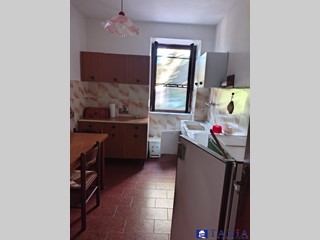 Casa Semi Indipendente in Vendita a Carrara, 70'000€, 75 m²