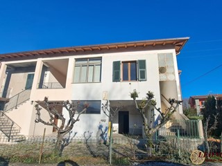 Casa Semi Indipendente in Vendita a Filattiera, 72'000€, 123 m²
