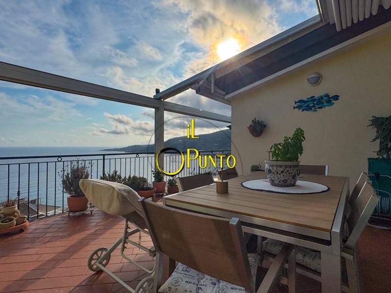Attico in Vendita a Ospedaletti, 595'000€, 138 m²