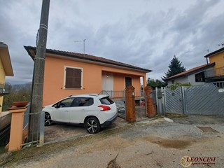 Villa in Vendita a Aulla, 180'000€, 188 m²
